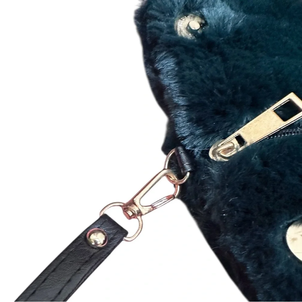Faux Fur Purse Wristlet Deep Forest Green with Crossbody potential. EUC